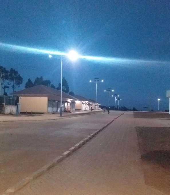 福贡县非洲科特迪瓦太阳能路灯工程